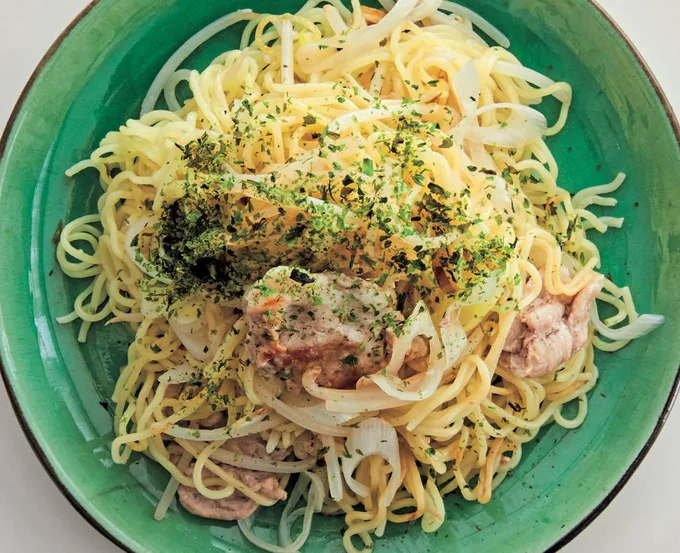 にんにくや長ねぎでうまみたっぷり「ねぎ塩焼きそば」