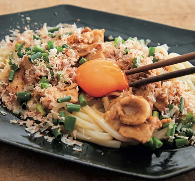 リーズナブル＆ボリュームも満点！ ささっと炒めるだけで完成「豚こまの油そば風うどん」