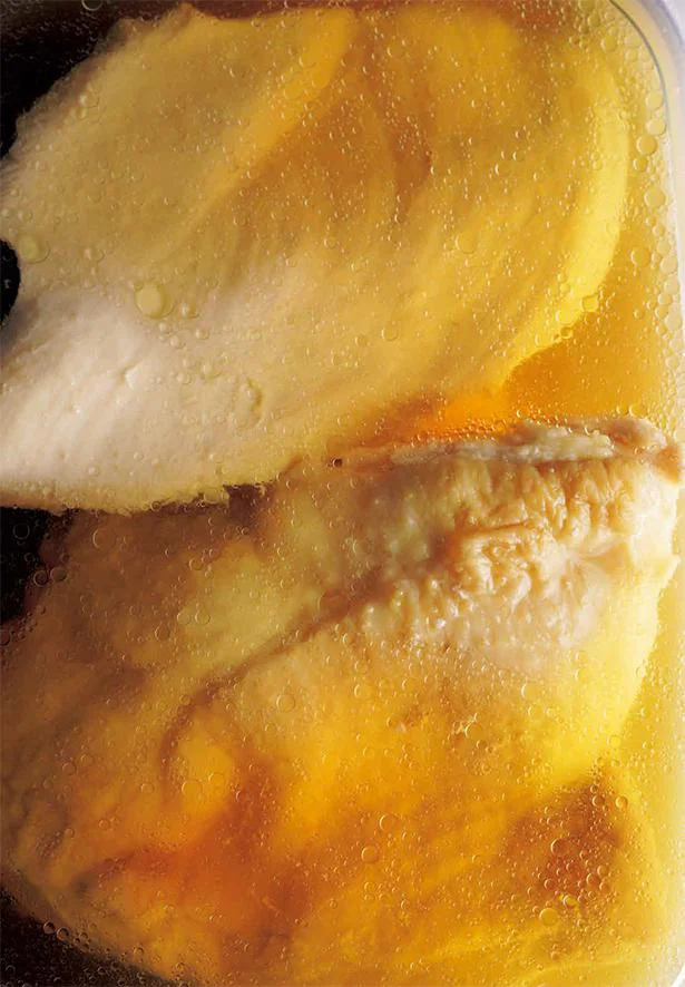  もも肉とむね肉、両方いっぺんに作っておける「ゆで鶏」／笠原将弘の「常備菜大事典」（5）