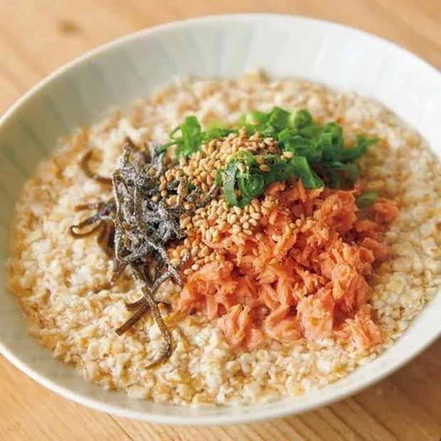 ご飯以上の満腹感⁉「オートミールの鮭茶漬け」/オートミールを使ったレシピ(3/21)