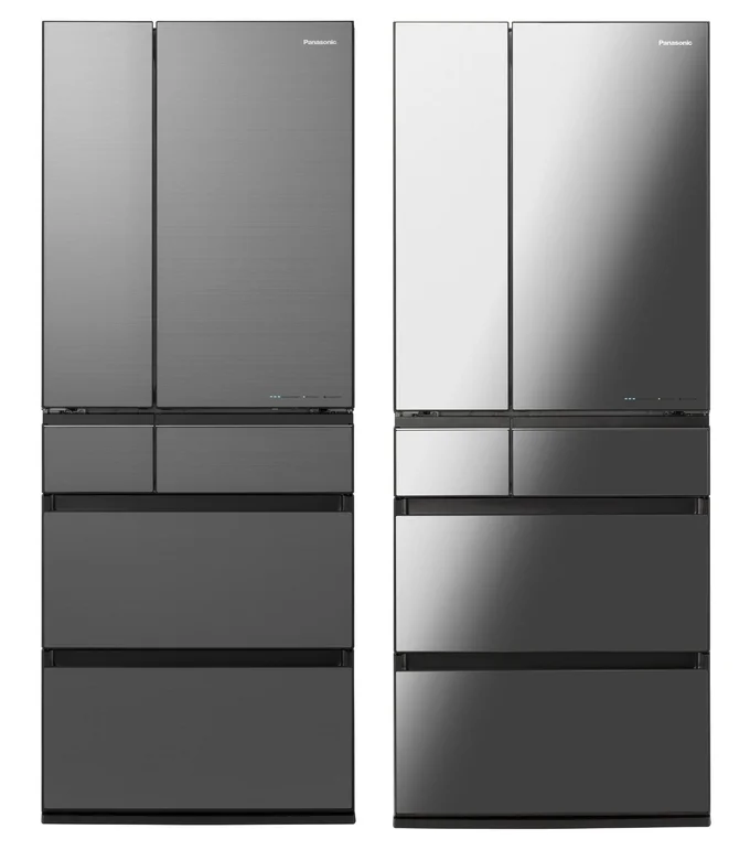「はやうま冷凍」搭載のパナソニック株式会社の冷蔵庫「NR-F608WPX」。ミスティスチールグレー（フロスティ加工・左）、オニキスミラー（ミラー加工・右）の２カラー
