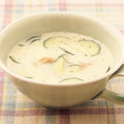暑い日に身体を冷やしてくれる「きゅうりと豆乳の冷製スープ」／ツナ缶を使ったレシピ（20/35）
