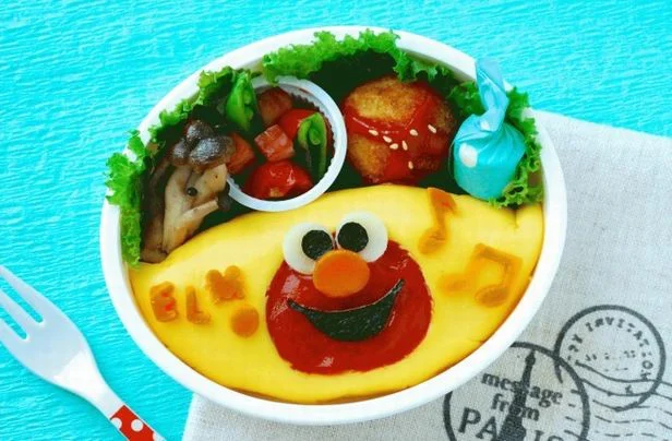 赤いキャラを作るなら、オムライスが手軽で◎！【キャラ弁】