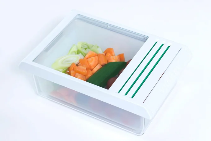 ラップなしで野菜の鮮度を保って保存してくれる「使い切り野菜BOX」