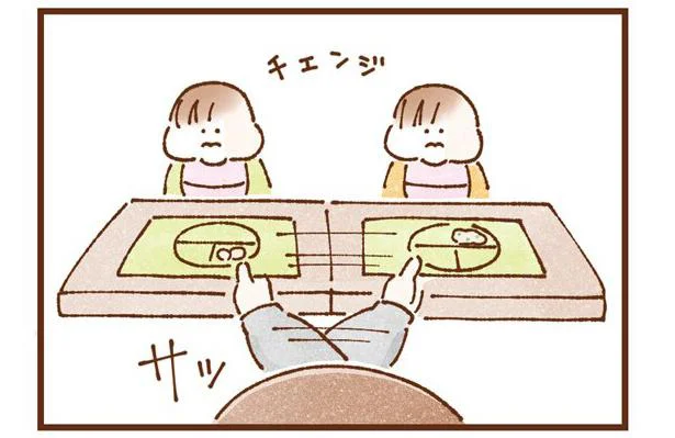 なんてエコな子たち…！ お互いに残したものを食べ合う双子／双子育児、ちょっぴり詰んでます！（6）
