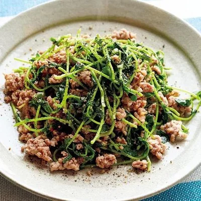 味付けは塩、こしょうだけ「ひき肉と豆苗のシンプル炒め」／豆苗のレシピ（1/ 30）