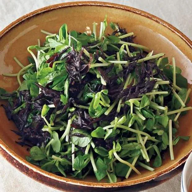 めんつゆ+酢で簡単!「豆苗とひじきのサラダ」/ひじきのレシピ(2/ 30)