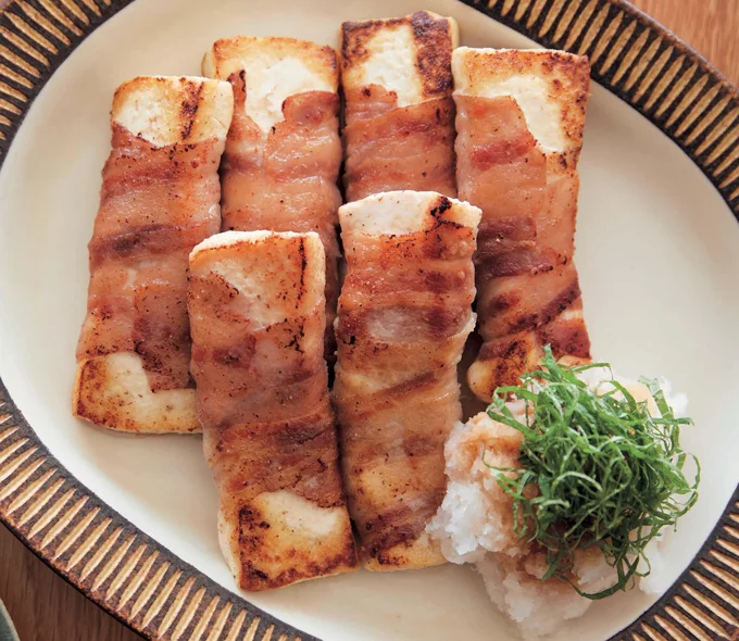 豚バラの脂でこんがり焼き上げる「豆腐の肉巻きソテー」