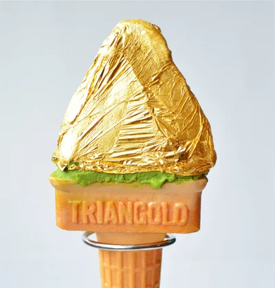 金沢の金箔に包まれた濃厚抹茶ジェラート！