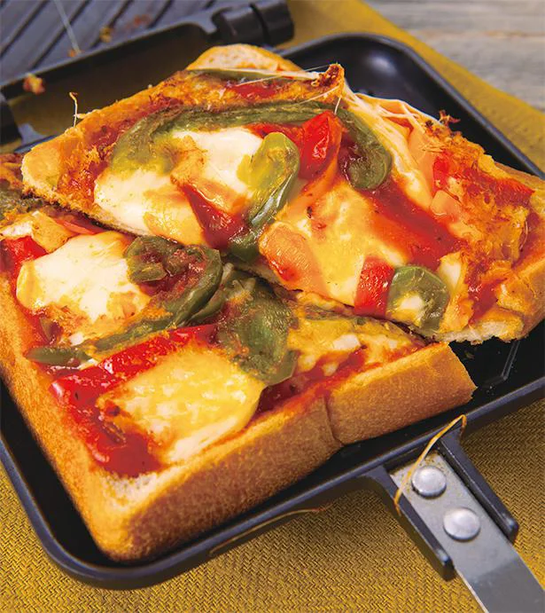 タバスコいらずの大人向け「のびーる辛味チーズピザ」【リロ氏の限界キャンプ飯】（8）