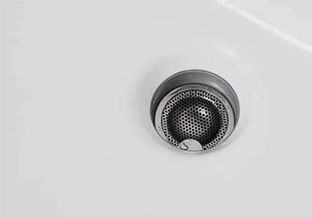 排水口のゴミ受け、その形じゃなくてもいいかも？ 家の中の凸凹をなくして掃除しやすく／無敵！の家事ルーティン（10）