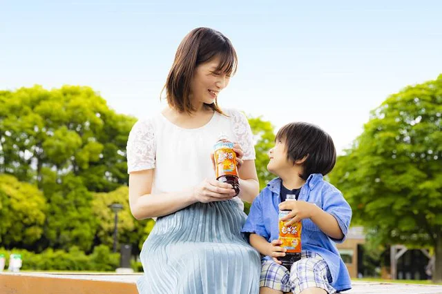 猛暑の夏！ 水分・ミネラルが補給できるむぎ茶を飲んで暑さ対策