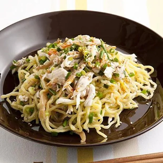 【画像を見る】ザーサイで味が決まる「蒸しどりのザーサイあえ麺」