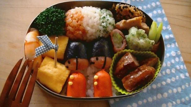 お弁当定番のウインナーが、ほっこりテイストの「兵隊さん」に変身【キャラ弁】