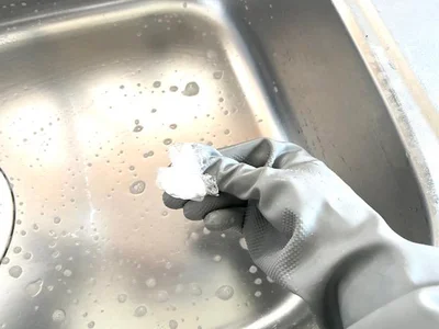 ヨーグルトの容器は小物入れに最適
