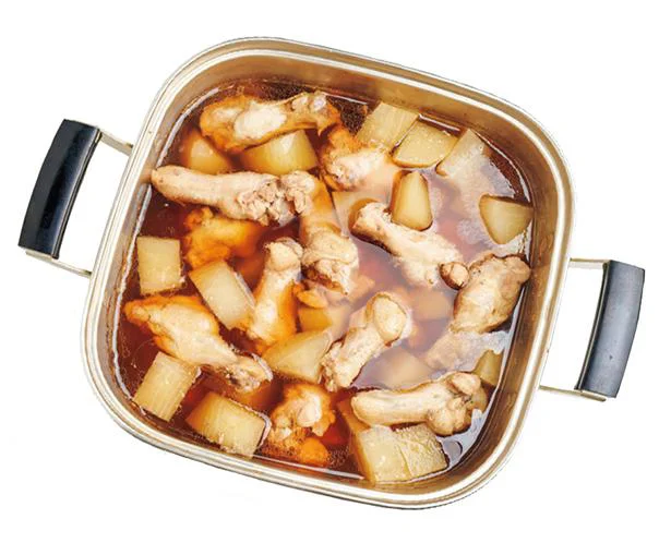 鍋に放り込んだら待つだけ簡単！ 「手羽元大根」／少ない材料で作る！ウマすぎる時短おかず（7）