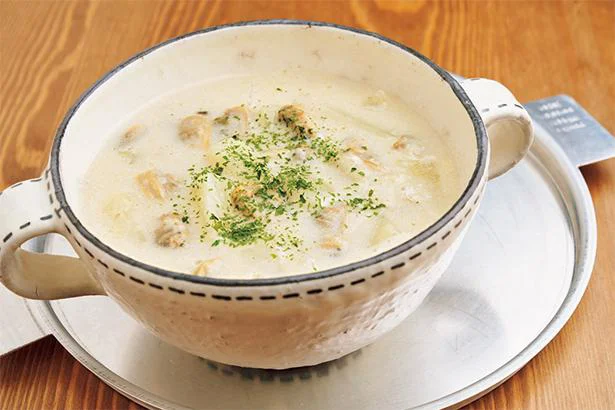 あさりの水煮缶でラクに！ 「簡単クラムチャウダー」／少ない材料で作る！ウマすぎる時短おかず（10）