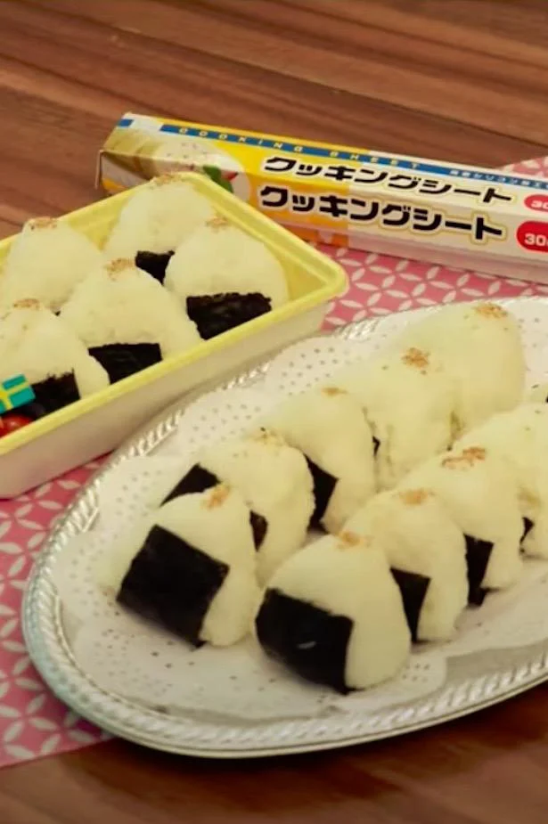 えっおにぎりを握る時にこんなに便利に使えるの！？意外すぎるキッチングッズ