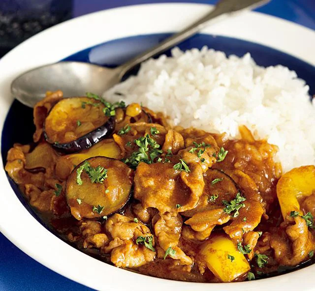 こんなに簡単に完成していいの!? フライパンで作る「豚しゃぶ肉と夏野菜のカレー」