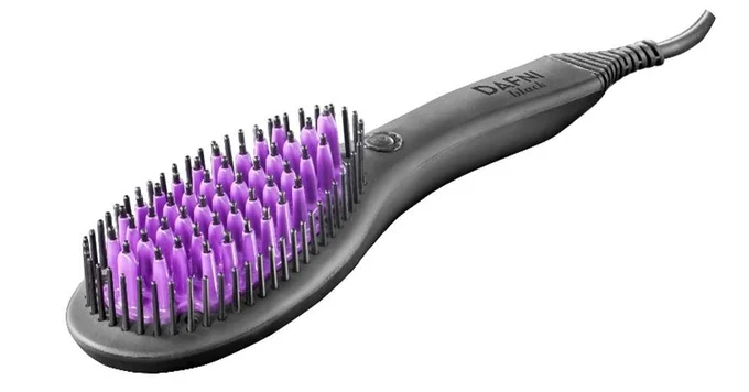 【写真を見る】計算されたブラシ部分の配列・幅、これが最新型のヘアスタイリング家電。