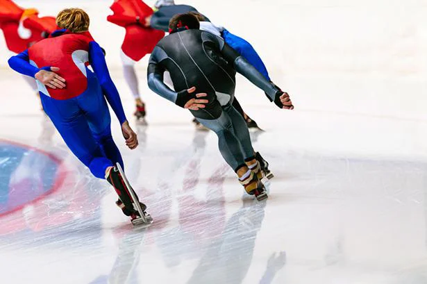 スピードスケートの選手はなぜ競技後すぐスーツを脱ぐのか