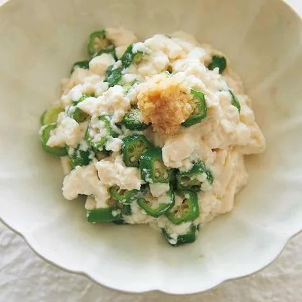 【画像を見る】やさしい食感がやみつきに!「オクラのふわふわ豆腐あえ」