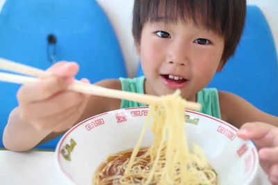 食育に「子どもラーメン教室」