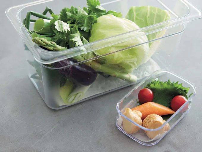 使いかけの野菜は大小に分けて透明なボックスに入れておくと、使い忘れが防げる。