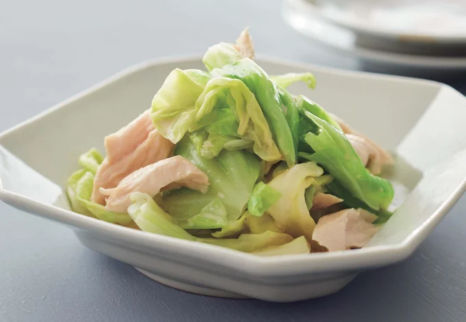 少量の肉+野菜で食べごたえのあるおかずに昇格!「ささ身とキャベツのオイマヨあえ」