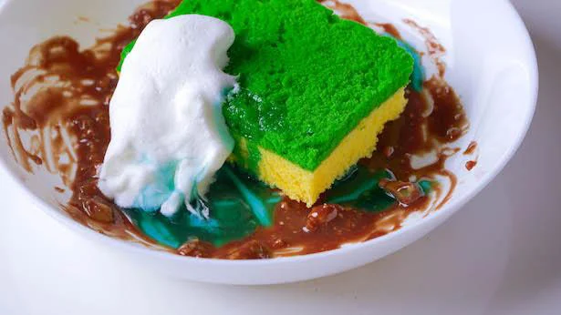 これが本当の「スポンジ」ケーキ！？思わず脳がバグるスイーツにクギヅケ！