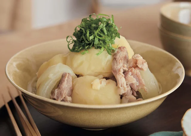 豚こまの下味冷凍さえあれば！ 炒めたあとはほったらかしで楽チン「塩肉じゃが」