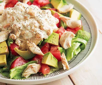豆腐ベースのドレッシングでヘルシーに！「おかずシーザーサラダ」／管理栄養士rinaの太らないおかず（10）