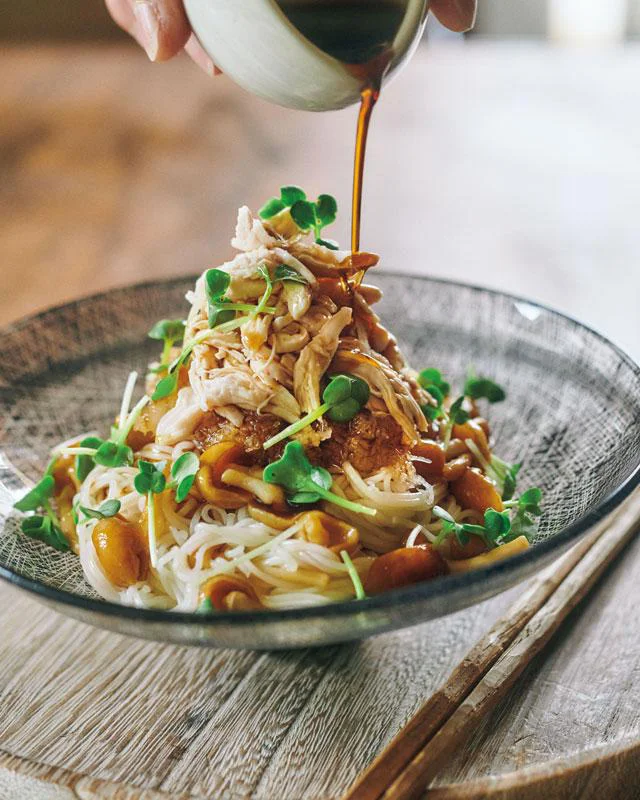 暑い日にさっぱり食べられる!「ささ身ときのこのおろしそうめん」