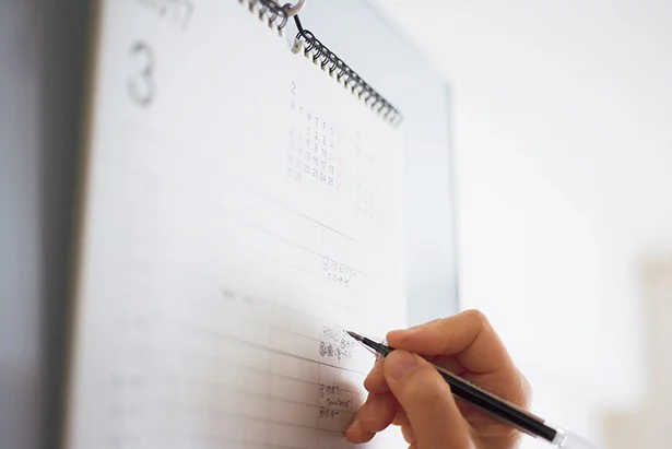 予定を書き込む必要があるものは、家族カレンダーと手帳に転記