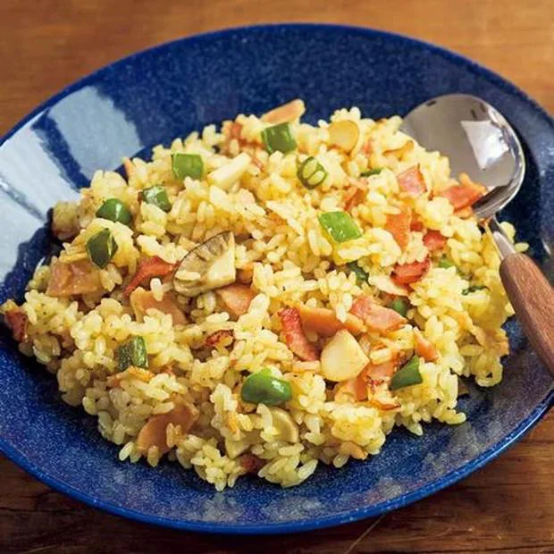 「ベーコンとエリンギのカレーチャーハン」/チャーハンのレシピ(4/30)