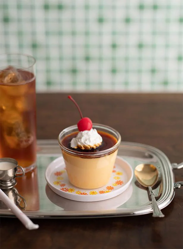 ほろ苦カラメルをあとがけで食べる「喫茶店のかためプリン」／アデリアレトロでおうち純喫茶（4）
