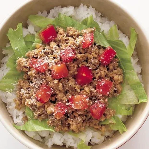 「タコライス風そぼろ丼」