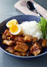豚バラ肉に味がしみしみ！ お肉ガッツリの台湾メシ「ルーロー飯」／１品でおうちまかないメシ