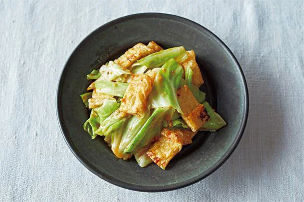 副菜なのにごはんがもりもり進んじゃう！「キャベツと油揚げのみそマヨ炒め」（3）