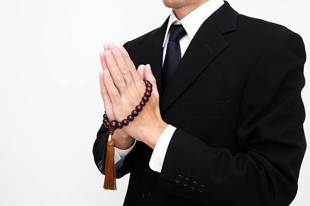 喪服は昔、何色が主流だった？