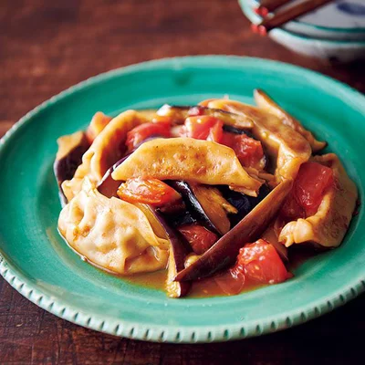 頼りになる！冷凍餃子の大容量パックアレンジ「野菜増し麻婆餃子」