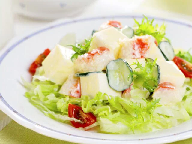 はんぺんとカニカマのからしマヨネーズあえのレシピ/簡単&きれいなはんぺんの切り方(9/10)