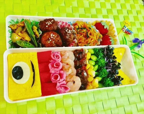 パーティメニューにも応用できそうなくらい美しい。キャラ弁「こいのぼり☆レインボー弁当」（投稿者：3匹の大ぶたママ さん）