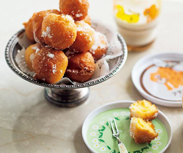 レトロな食器にマッチ！コロンとかわいい「ドーナッツ」