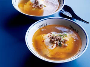 手軽に食べられるように絹豆腐でアレンジ！「ふわふわ豆腐スープ」