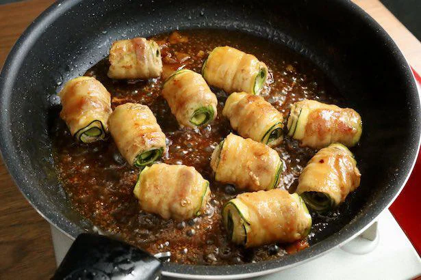 梅肉入り照り焼きタレがからんでジューシー!