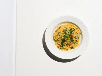 スパゲッティー・アーリオ・オーリオ・ペペロンチーノは、アレンジして際限なく美味しく作れるベースパスタ