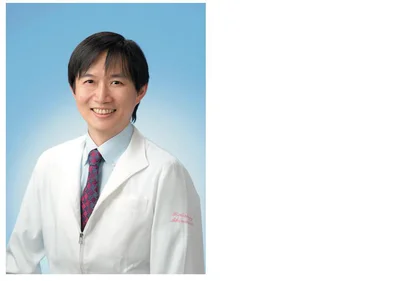 嶋本 裕先生：乳腺専門クリニック・品川ブレストクリニック院長。港区の乳がん検診・子宮頸がん検診の実施医療機関であり、検査はすべて女性スタッフが対応。的確でスピーディーな確定診断には定評がある。