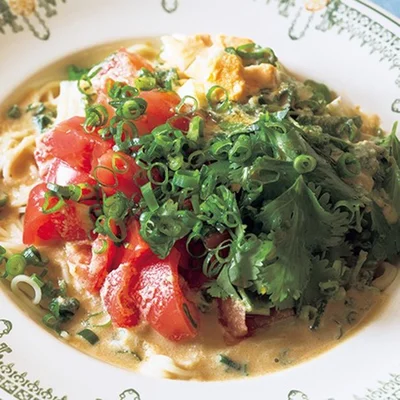 「トマトパクチーあえ麺」 レタスクラブニュースより