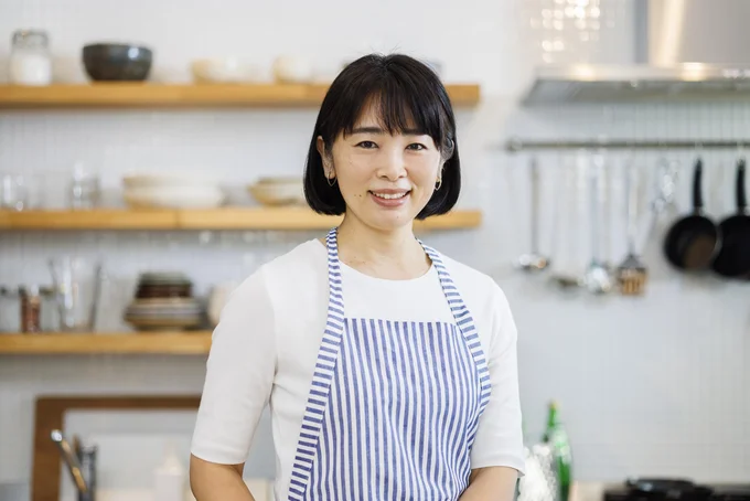 料理研究家・管理栄養士の近藤幸子先生。「親子目線」で最新冷蔵庫をチェックします！